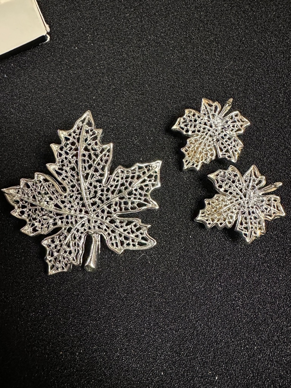 Vintage 1960’s Sarah Coventry Summer Frost Silver Leaf Brooch and Earrings Set